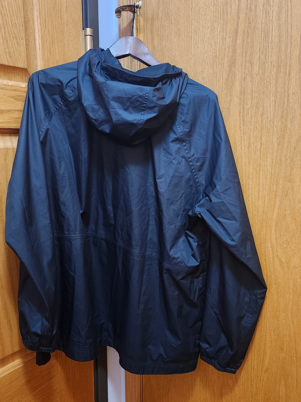 L.L.Bean Women's Rain Jacket With Hoodi Black Size 1X Plus - Picture 5 of 6